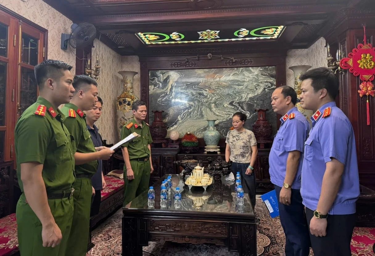 thihanhlechkhamxet thihanhlechkhamxet.jpg