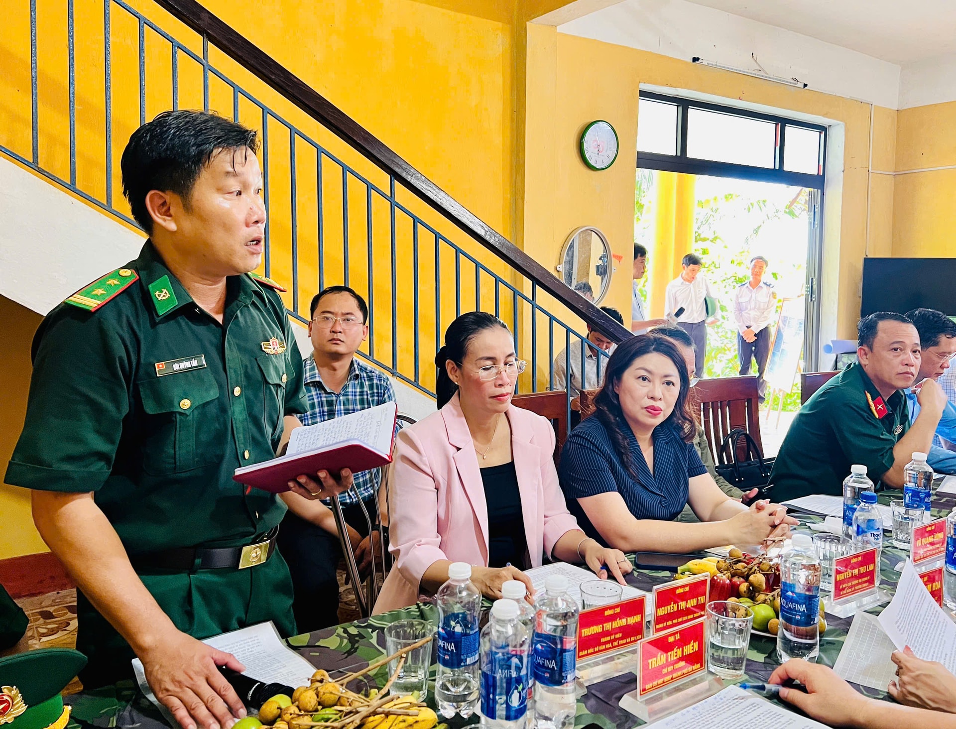 2-10-lam-viec10 2-10-lam-viec10.jpg