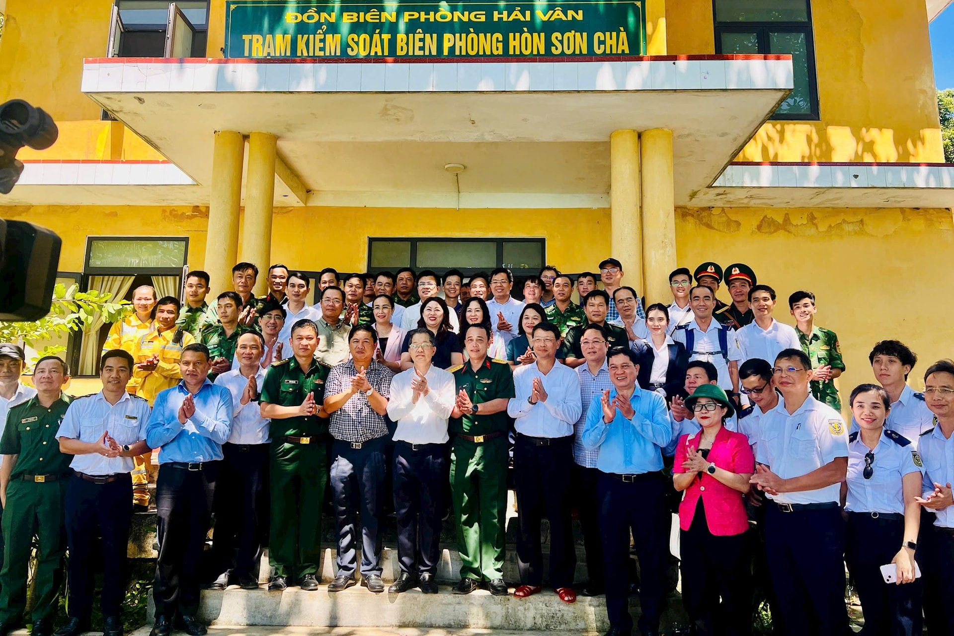 2-10-lam-viec9 2-10-lam-viec9.jpg