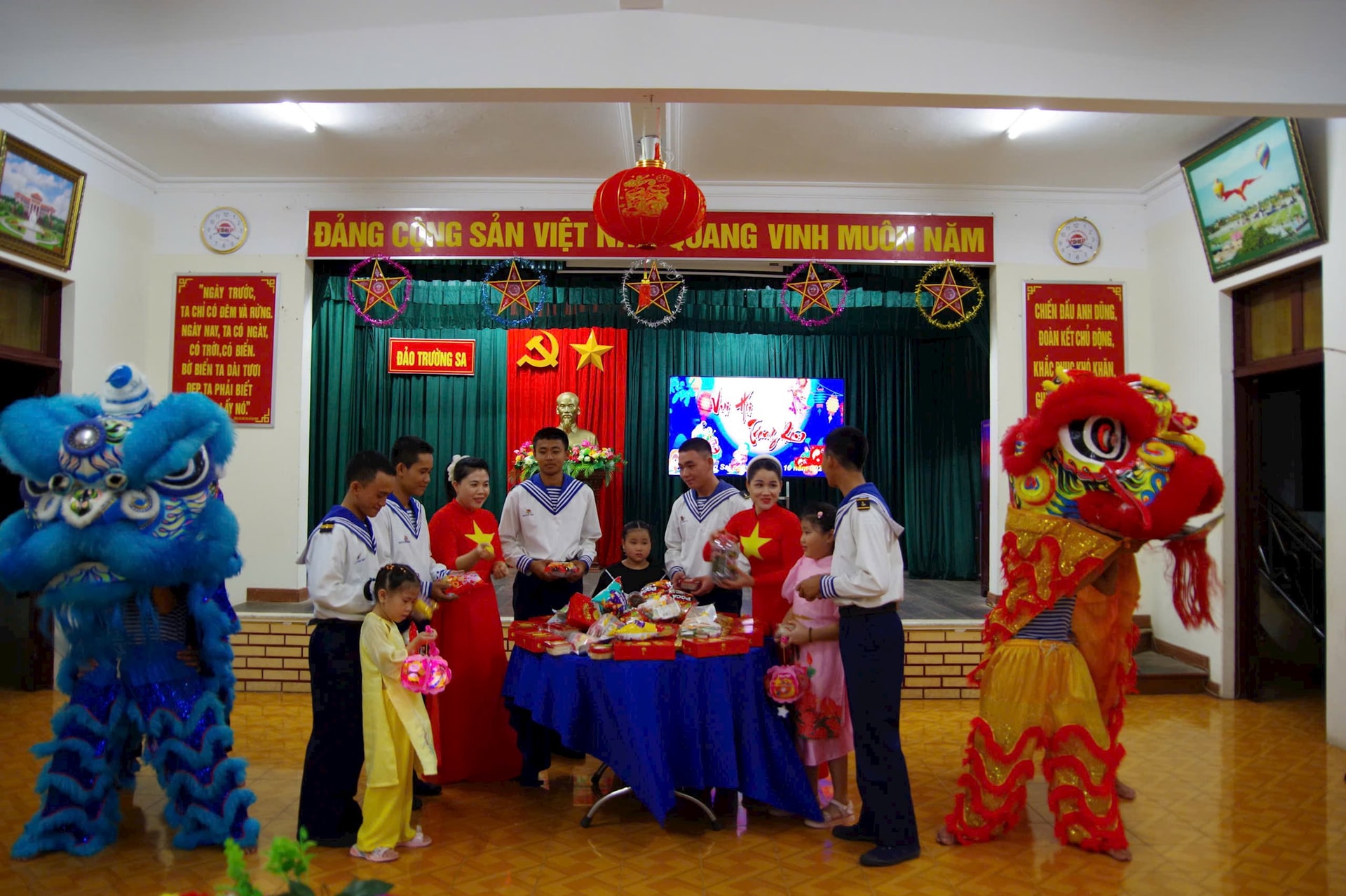 can-bo-chien-si-va-nhan-dan-chuan-bi-daotruong-sa-bi-mam-co-trung-thu-copy can-bo-chien-si-va-nhan-dan-chuan-bi-daotruong-sa-bi-mam-co-trung-thu-copy.jpg
