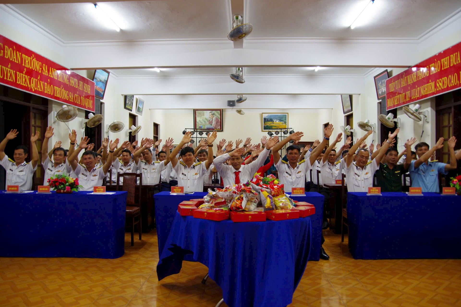 niem-vui-cua-can-bo-chien-si-va-nhan-dan-dao-truong-sa-trong-dem-trung-thi-copy niem-vui-cua-can-bo-chien-si-va-nhan-dan-dao-truong-sa-trong-dem-trung-thi-copy.jpg