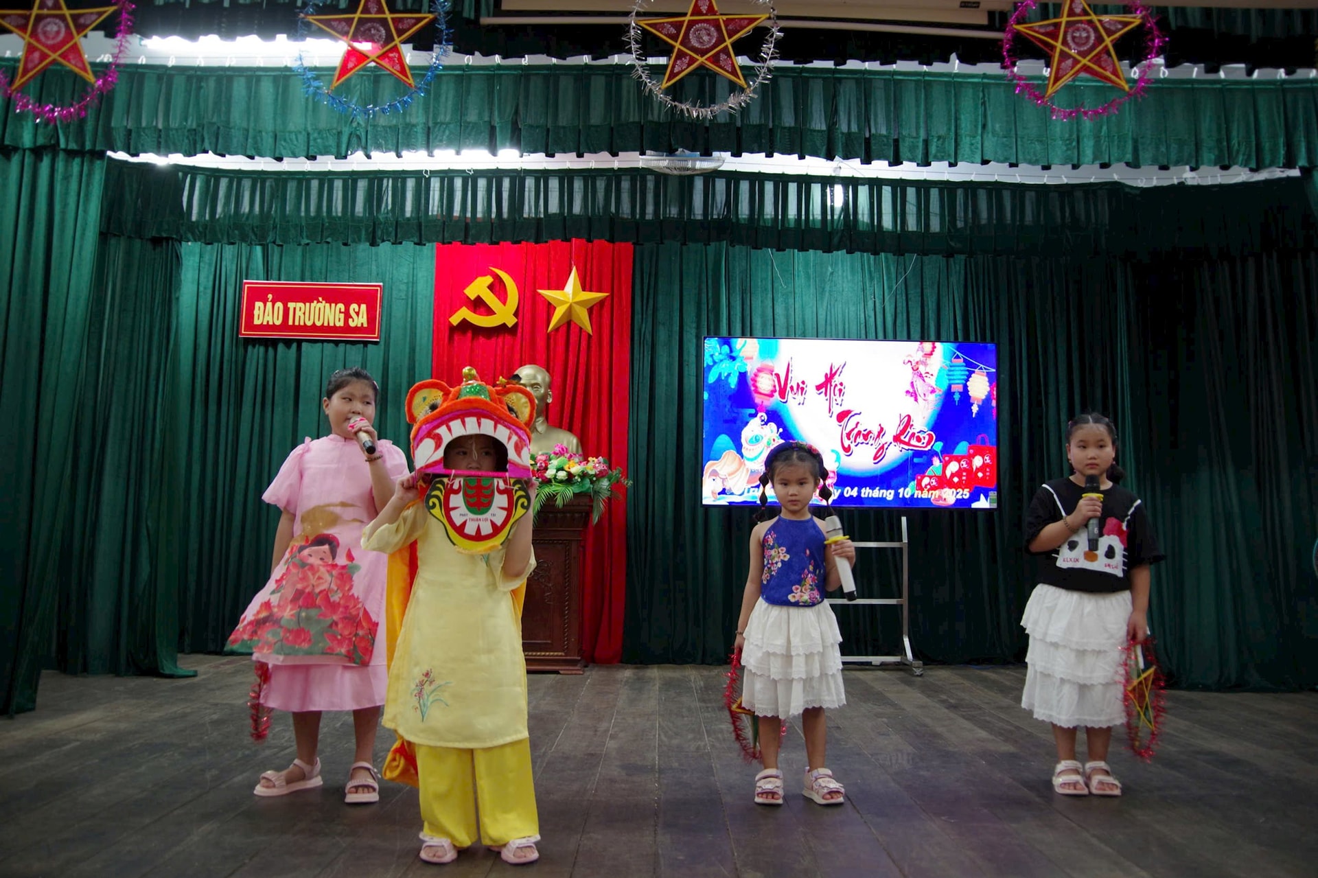 tiet-muc-cua-cac-chau-nho-tren-dao-truong-sa tiet-muc-cua-cac-chau-nho-tren-dao-truong-sa.jpg