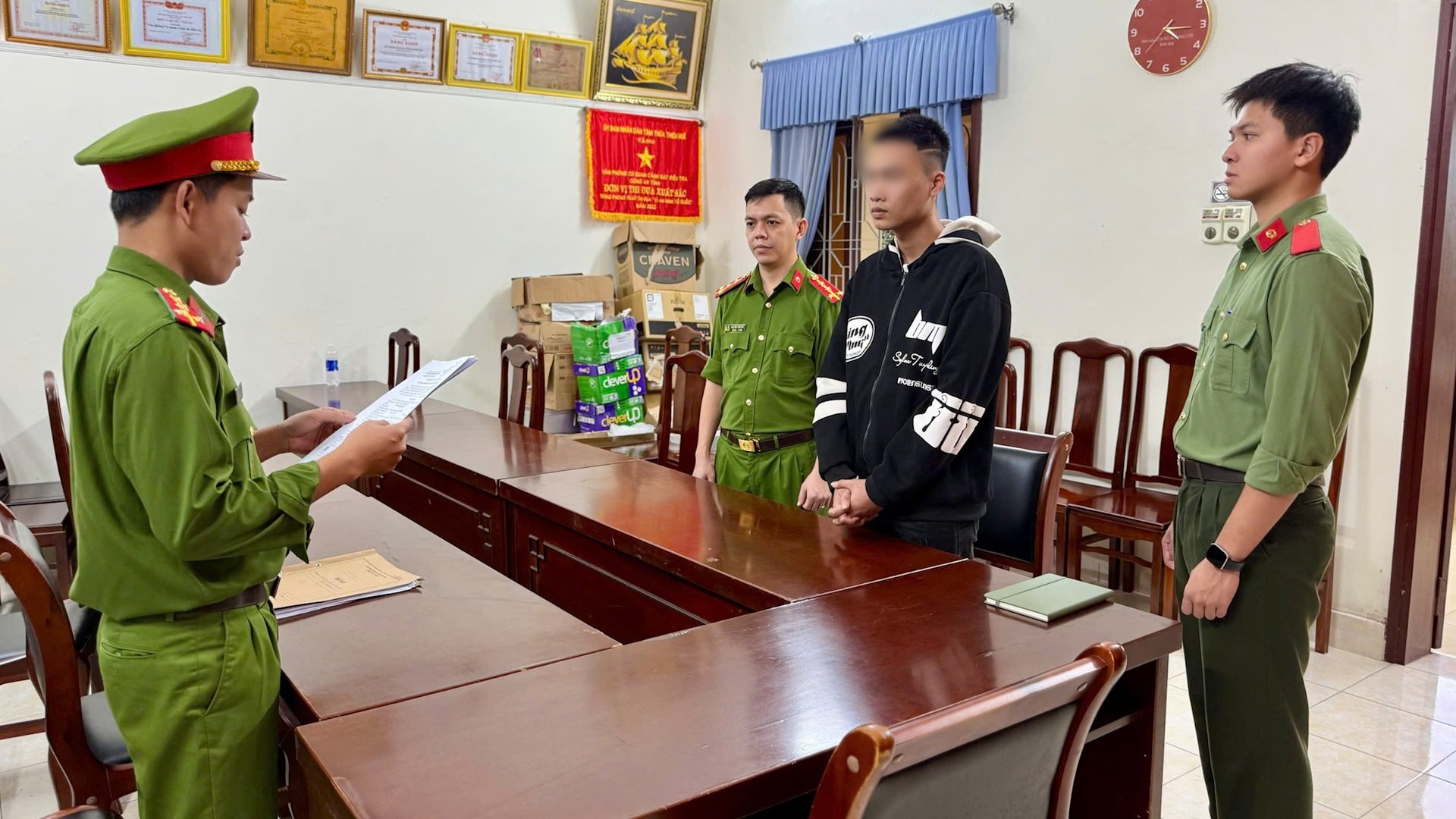 00583 00583.01_48_56_23.still132.jpg