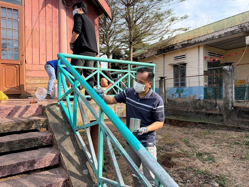 dd00dd05-f4a1-4c8d-a0fc-f3895bc0a7f4