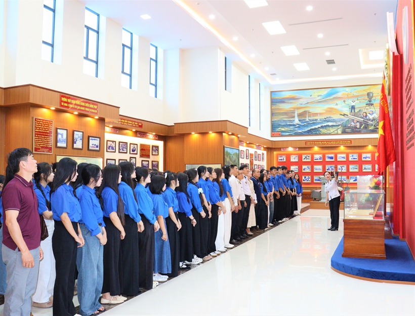 3-doan-tham-quan-phong-truyen-thong-hoc-vien-hai-quan