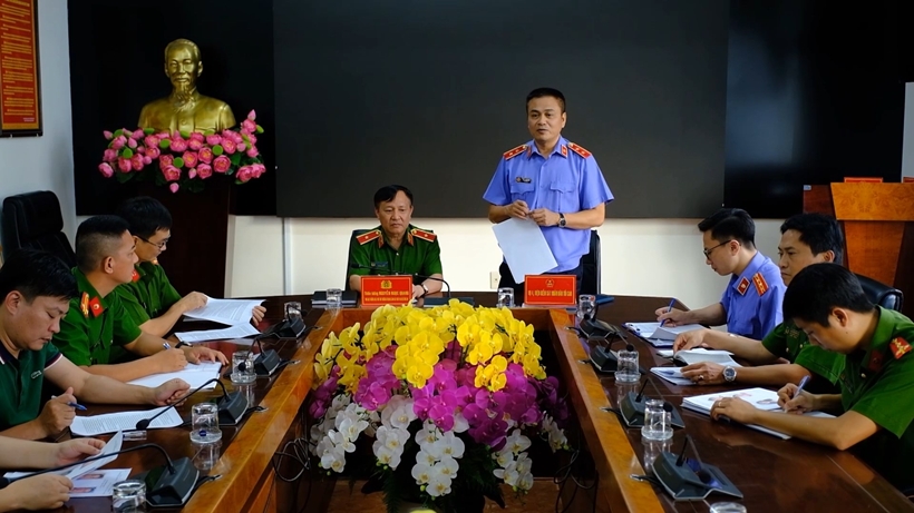 lan-ranh-do-mp4-snapshot-05-36-396